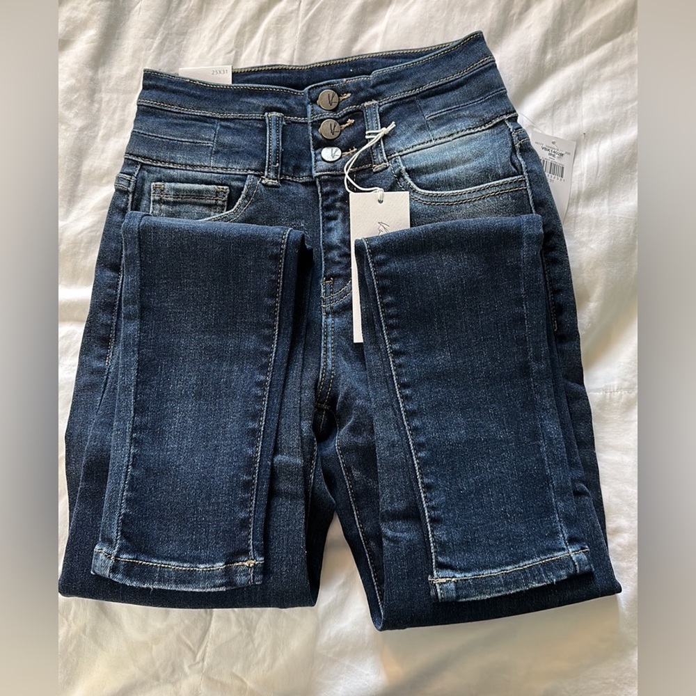 KanCan By Buckle Kurvy Skinnny Jeans